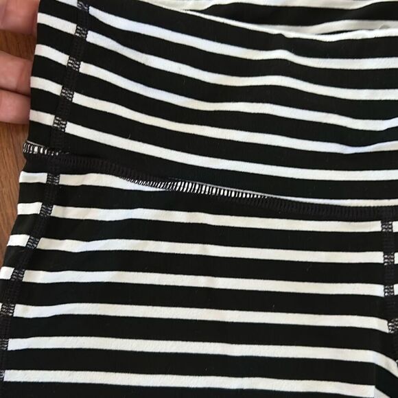Athleta black and white stripe Capri fitness pants athletic legging size S - Picture 3 of 4